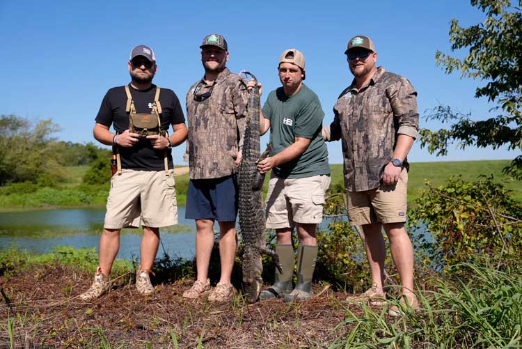 You are currently viewing Big Dreams Outdoors: Taking on the Gators in Louisiana at Honey Brake Lodge